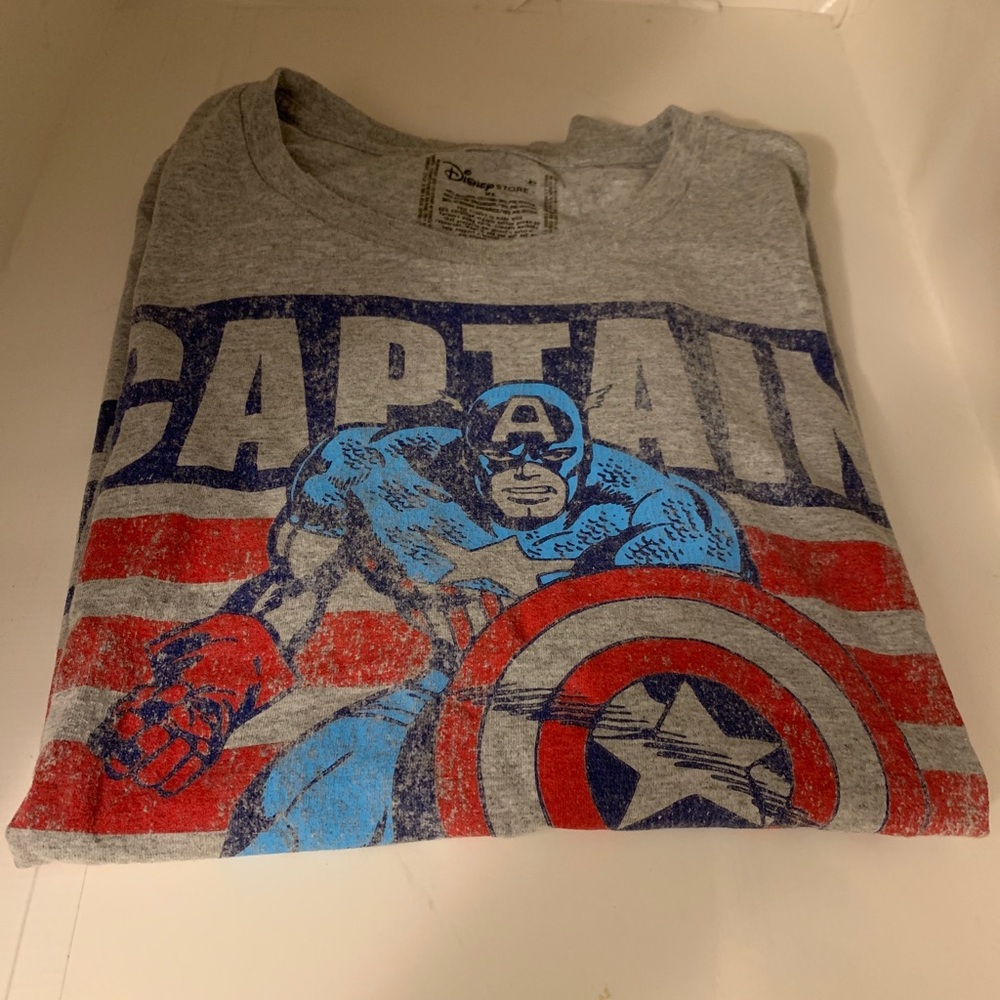 Disney round neck xl t- shirt
